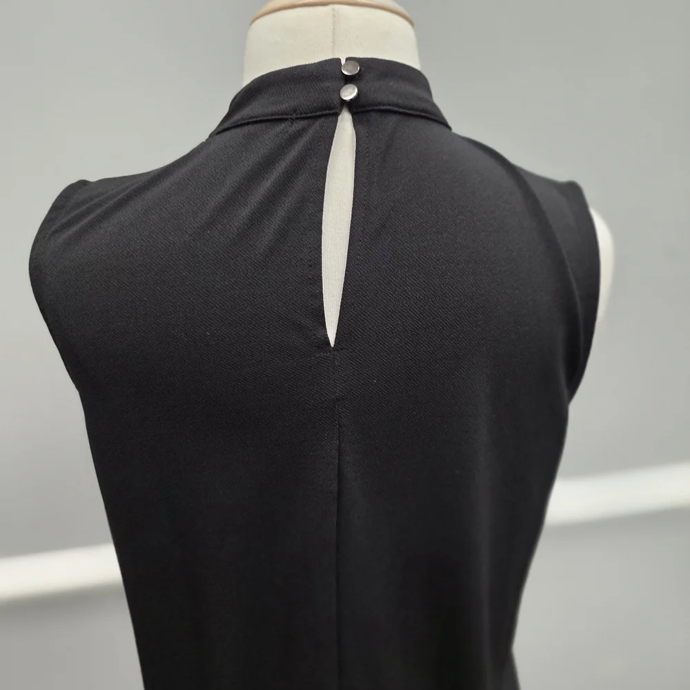 Banana Republic Black Sleeveless Blouse - Picture 5 of 8